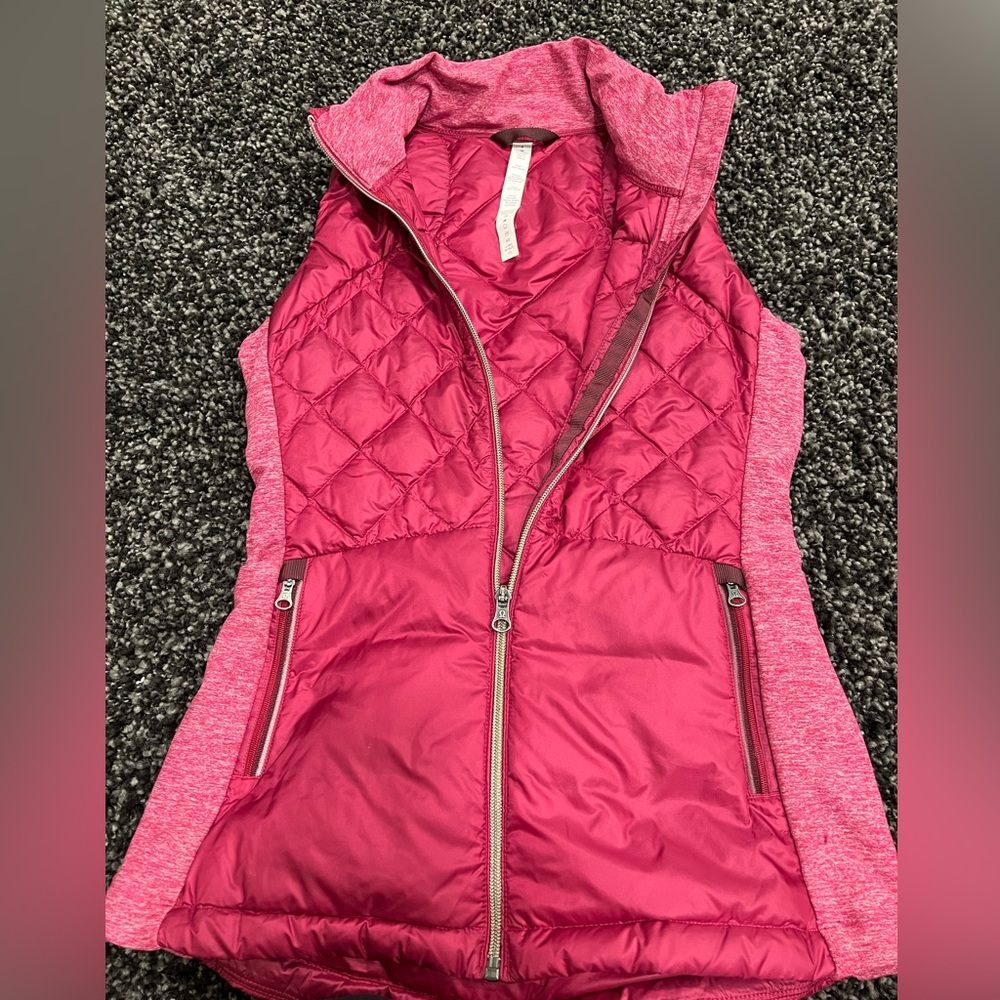 LULUEMON Down for a run puffer vest